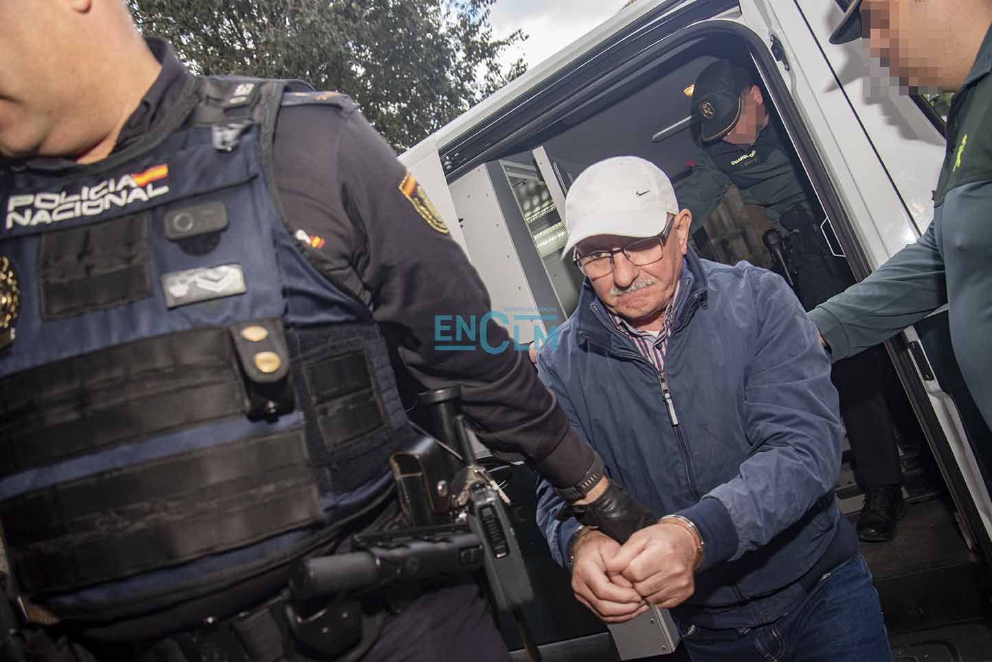 Nicu P., a su llegada a la Audiencia Provincial de Toledo el primer día del juicio. Foto: Rebeca Arango.