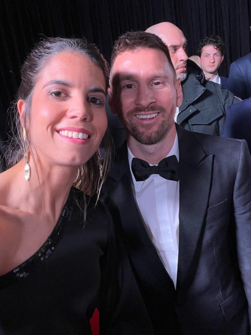 Alba Redondo, junto a Leo Messi. Foto: Alba Redondo.