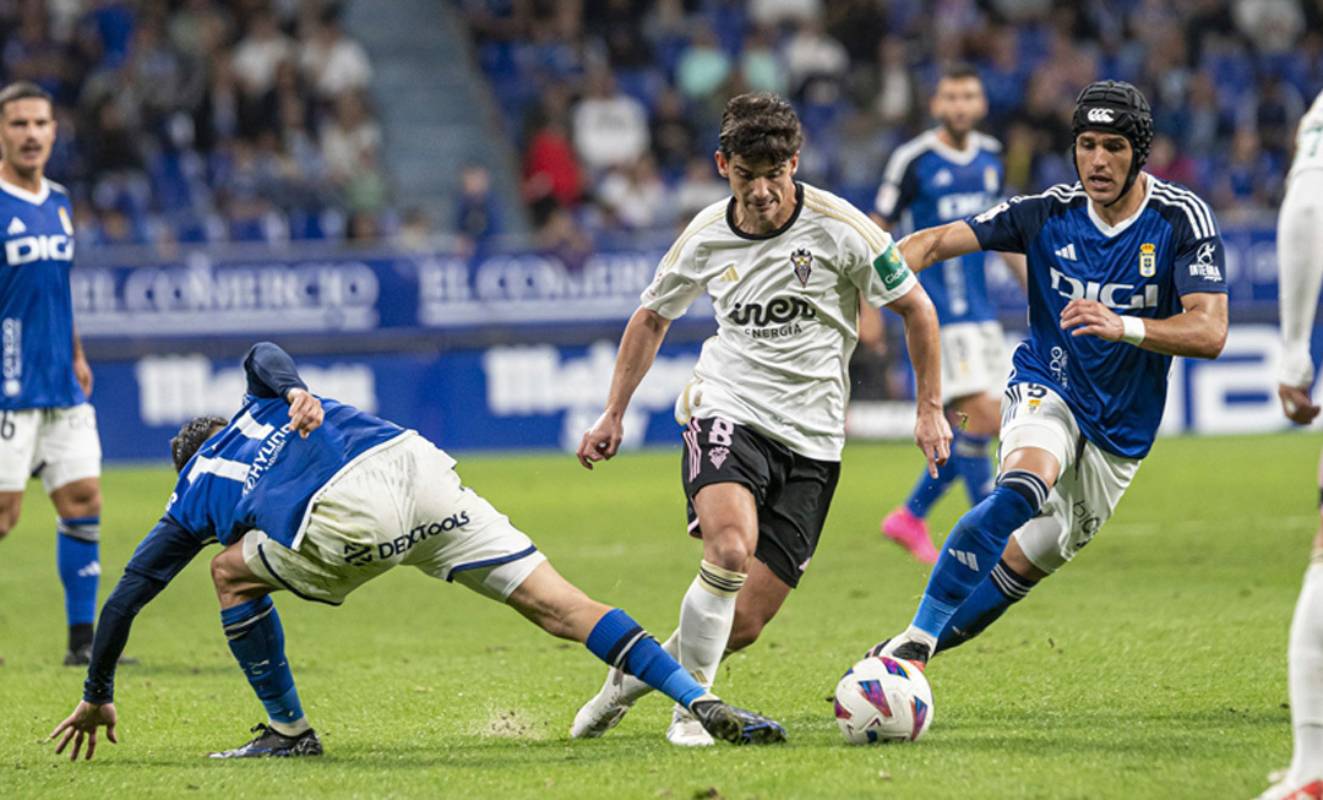 Noche para olvidar para el Albacete en el Carlos Tartiere. Foto: Albacete Balompié.