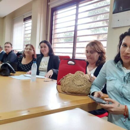 Reunión en la que se acordó el fin de la parcialidad.