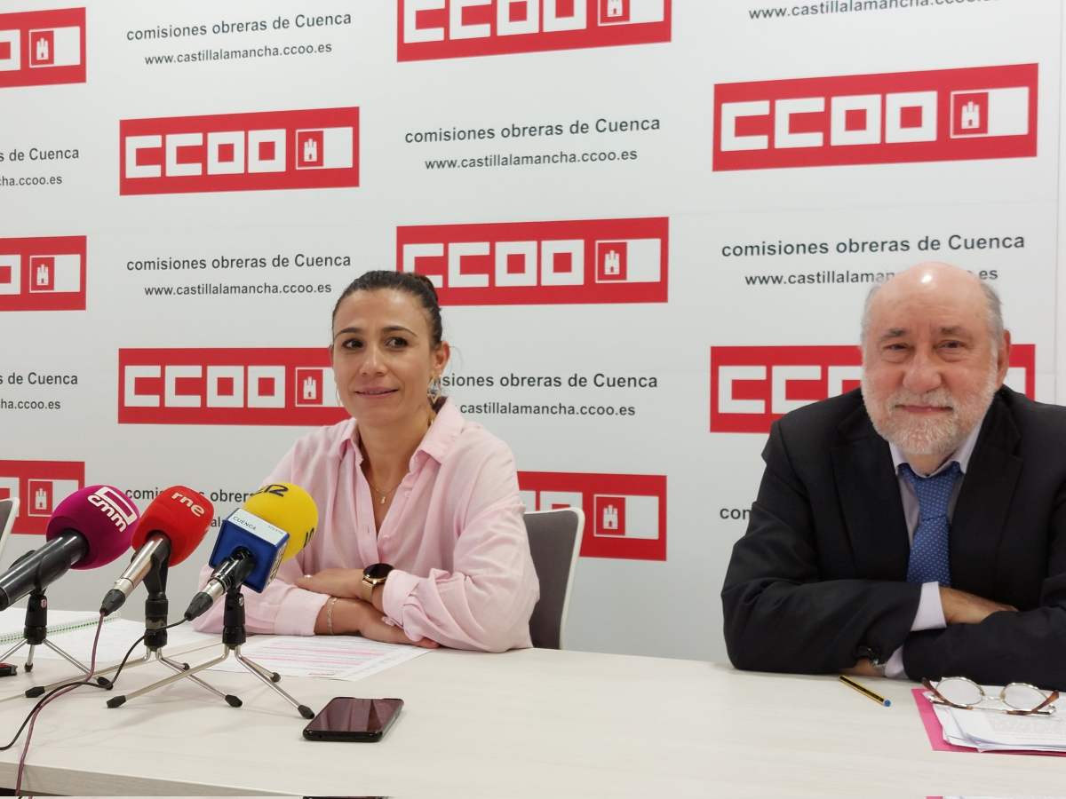María José Mesas y Javier Cabrero, en rueda de prensa de CCOO Cuenca.