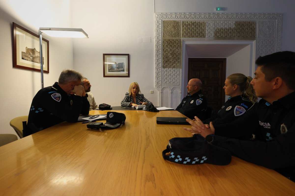 Reunión entre la vicealcaldesa y la Policía Local de Toledo.
