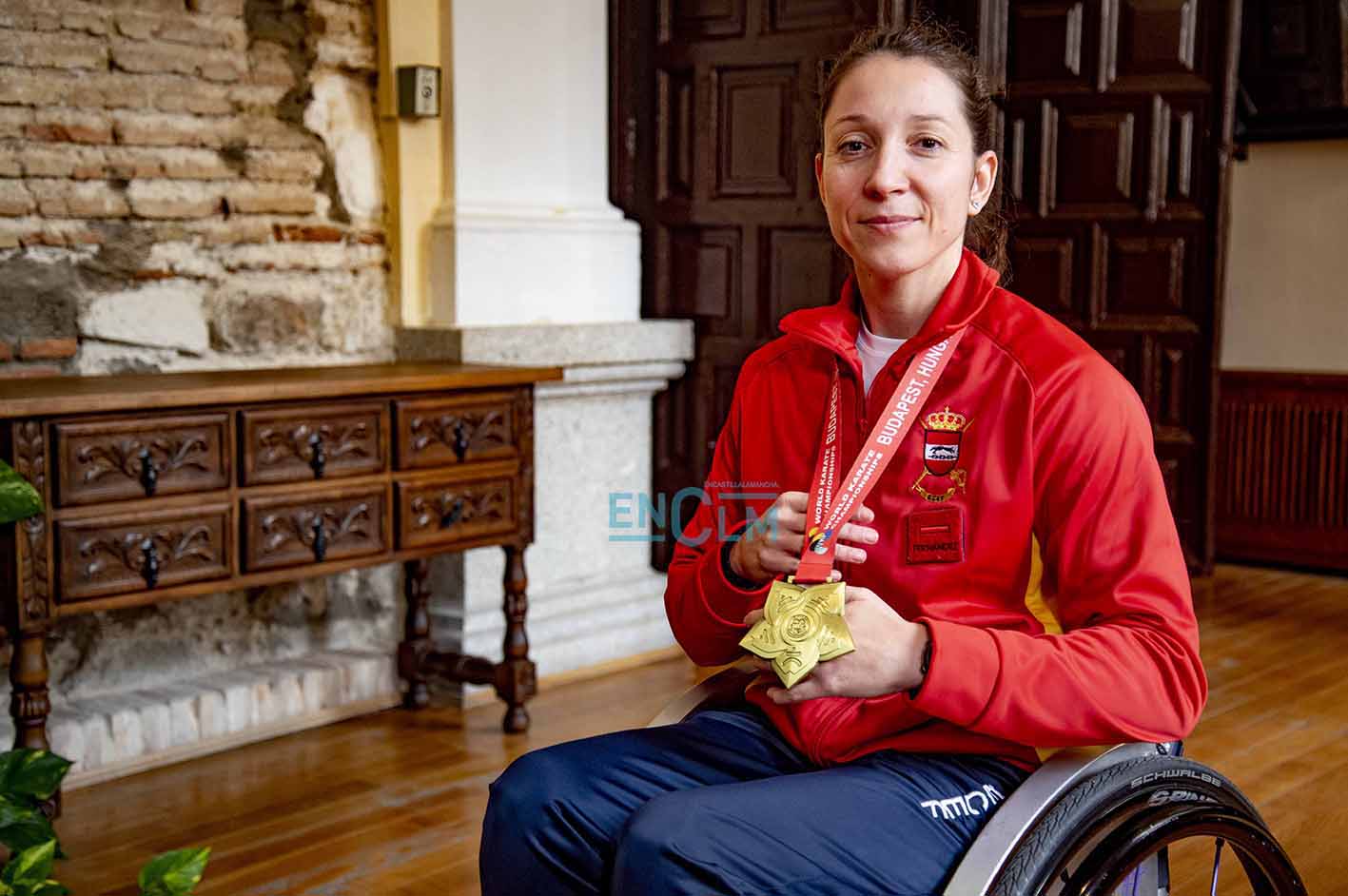 Isabel Fernández, con su medalla de campeona del mundo. Foto: Rebeca Arango.