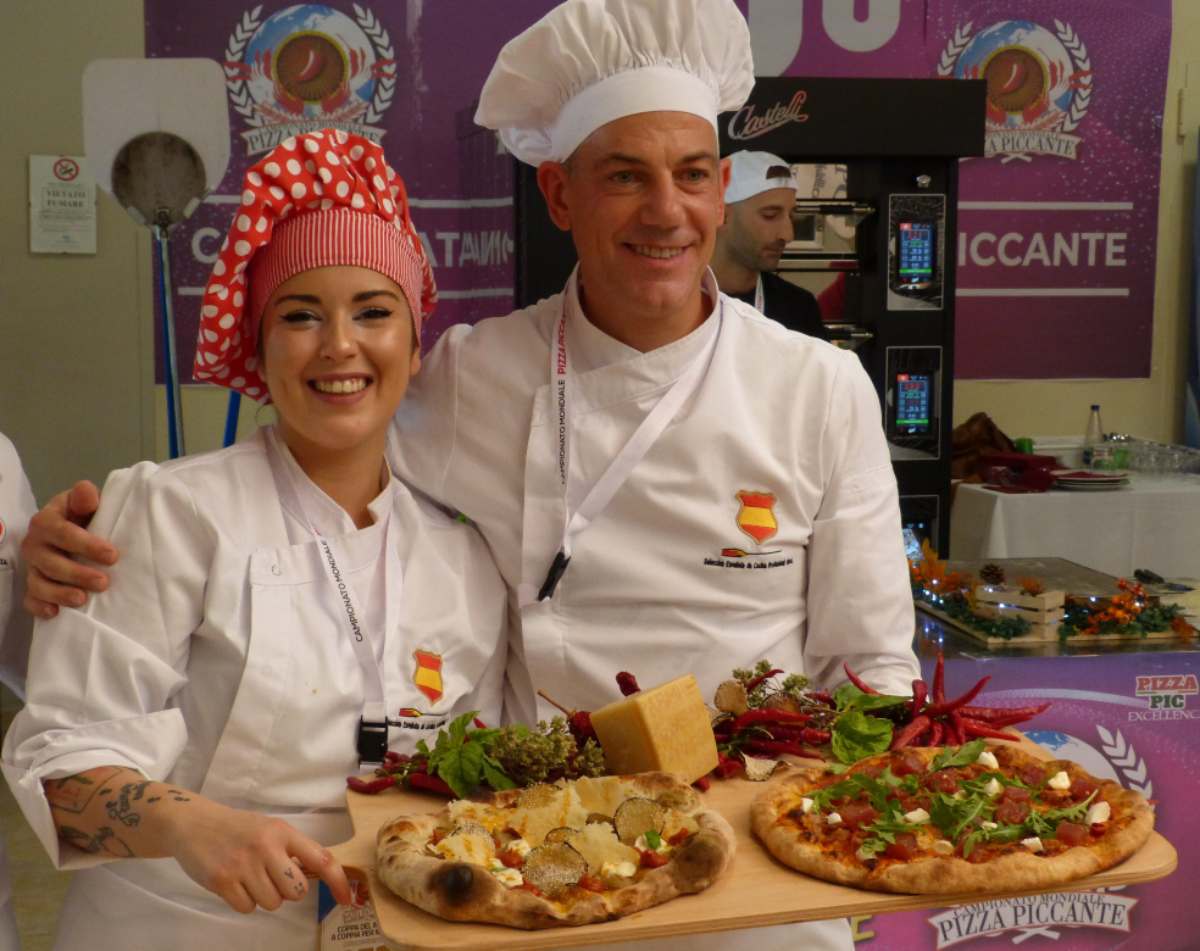 Rocío Marquina, junto a Marco Bianchi, campeones del mundo de Pizza en pareja.