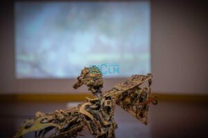 Obra de la exposición Mujeres en el Arte "Amalia Avia". Foto: Diego Langreo Serrano.