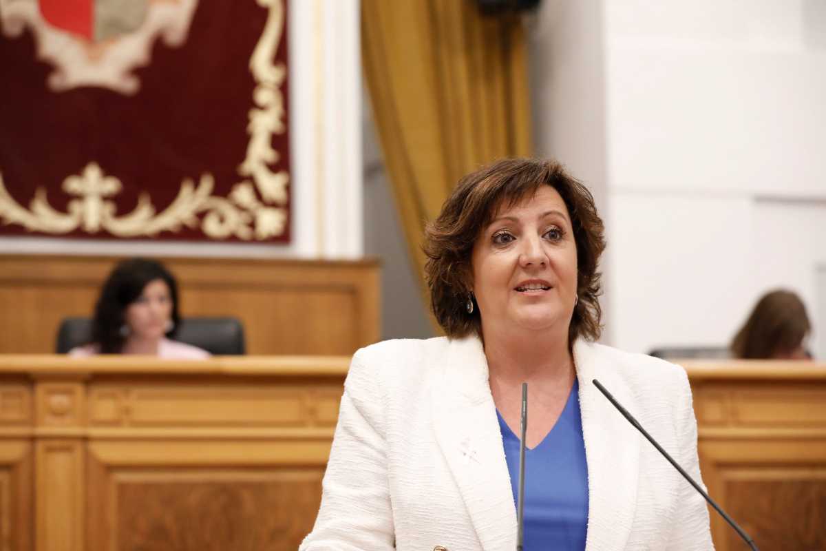 La consejera de Economía, Empresas y Empleo, Patricia Franco, en las Cortes regionales.