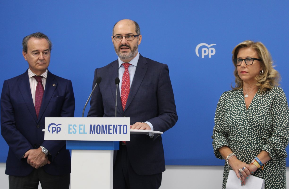 Agustín Conde (izquierda), José Manuel Velasco y Pilar Alía ratificaron el no del PP a la posible amnistía.