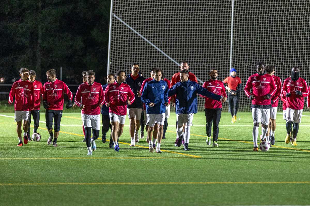 La plantilla del Quintanar, en un entrenamiento durante esta última semana. Foto: EFE/Ismael Herrero.