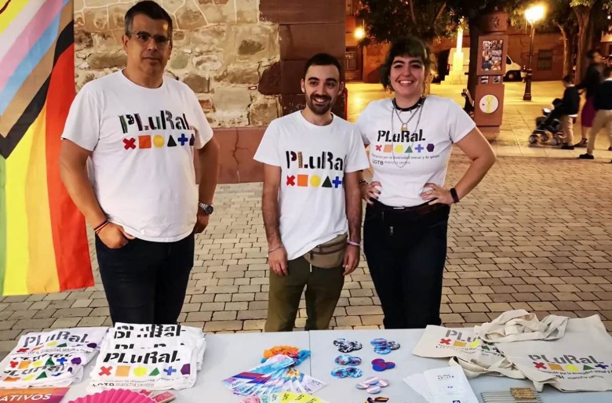 Foto de archivo de la asociación PLuRal LGTBI Mancha Centro.