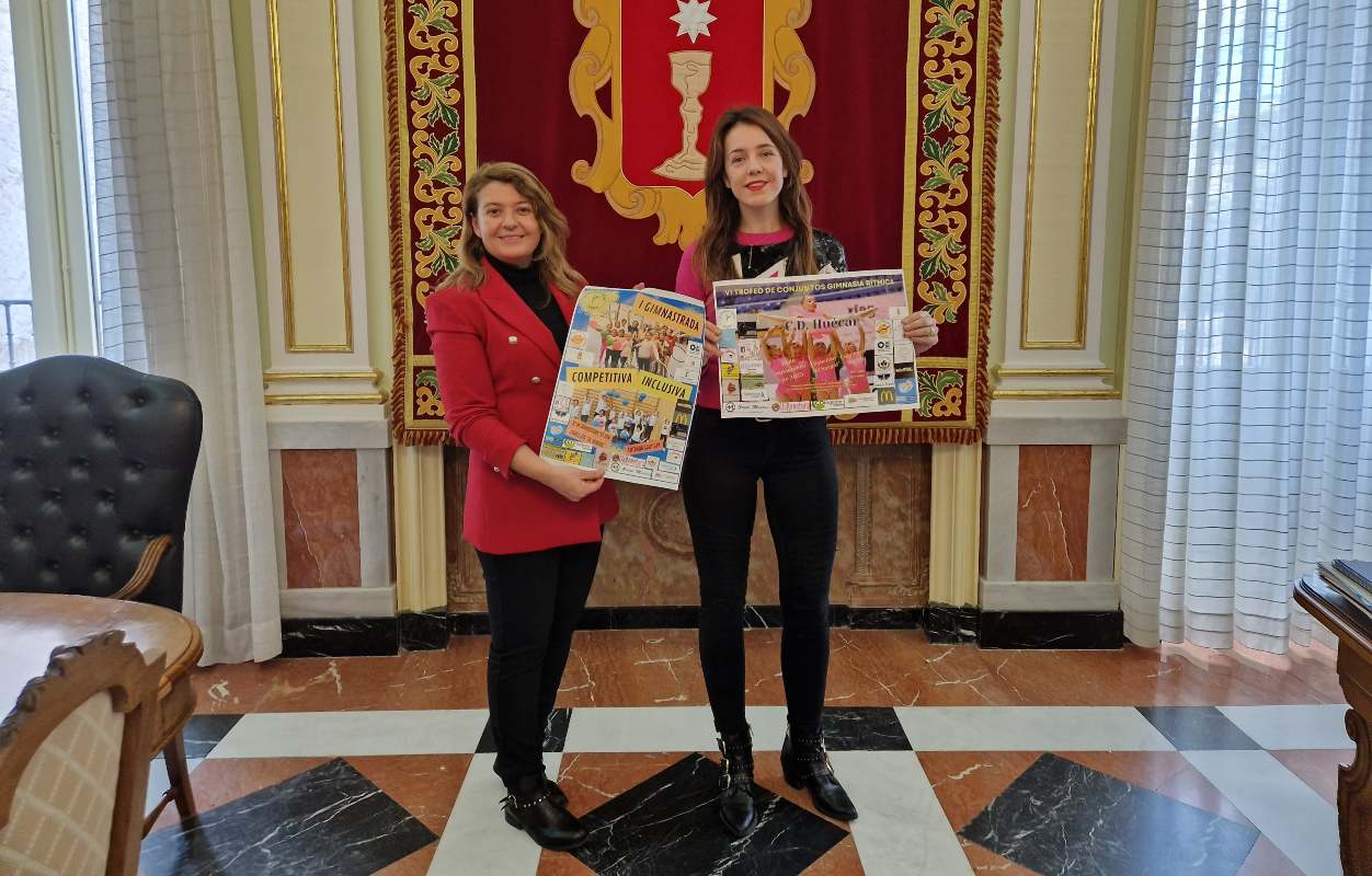 Charo Rodríguez (izquierda) y Natalia Arias, presentando el finde conquense pleno de gimnasia rítmica.