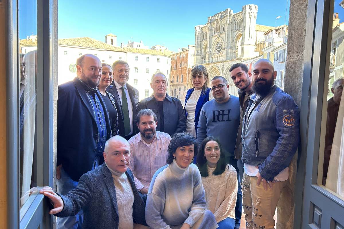 Foto de familia con Ferran Adrià (en el centro) a propósito de su visita a Cuenca.