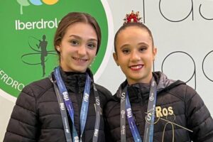 Sandra Martínez (izquierda) y Gabriela Blázquez. campeonas de España de gimnasia rítmica.