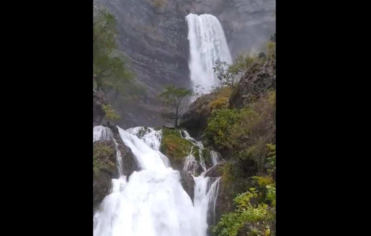 Primer reventón de la temporada en los Chorros del río Mundo.