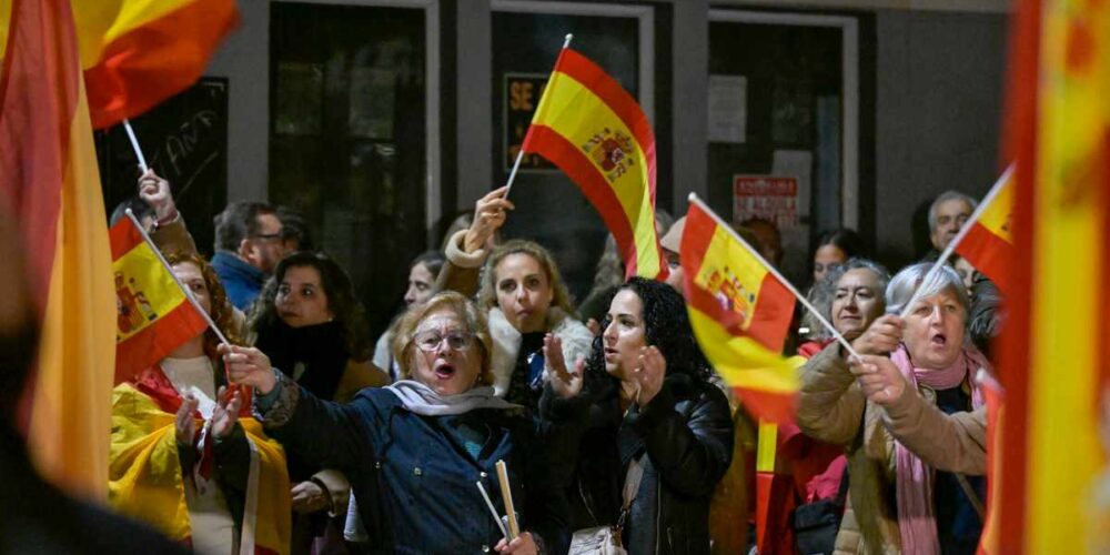 Concentración contra la amnistía en Ciudad Real. Foto: EFE/Jesús Monroy.