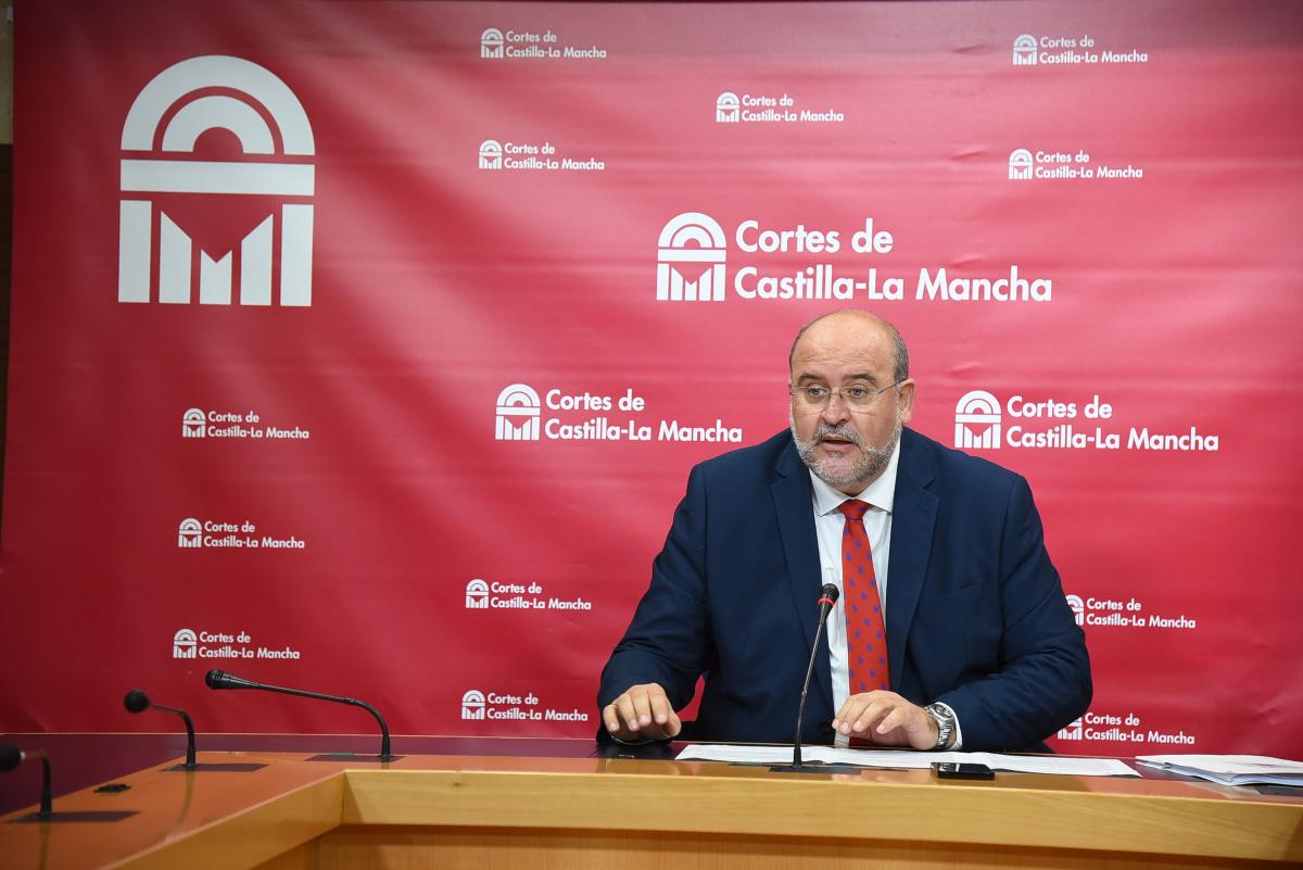 José Luis Martínez Guijarro, vicepresidente primero de la Junta de CLM, ante las Cortes regionales.