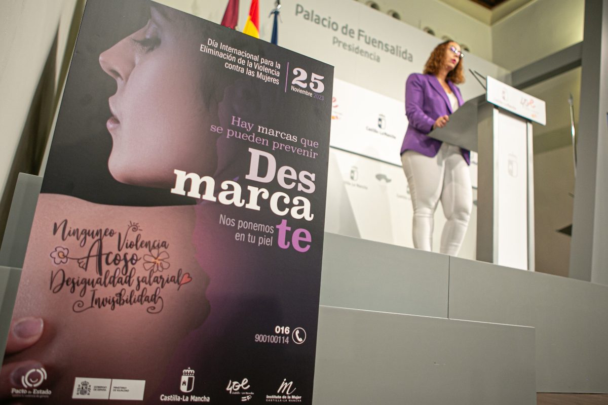 La consejera de Igualdad, Sara Simón, en la presentación de la campaña de sensibilización.