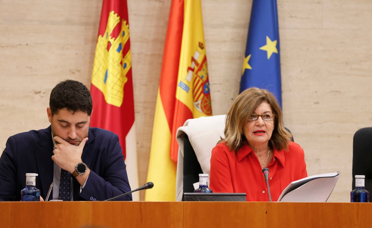 Jesús Santos, director financiero de CMM; y Carmen Amores, directora general de CMM.