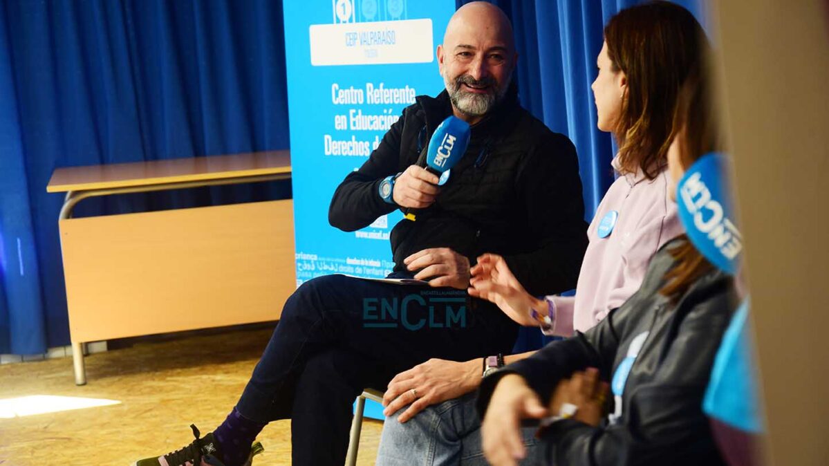 Julio Larrén, interviniendo en la Jornada con Irene Sánchez-Escribano. Foto: Rebeca Arango.