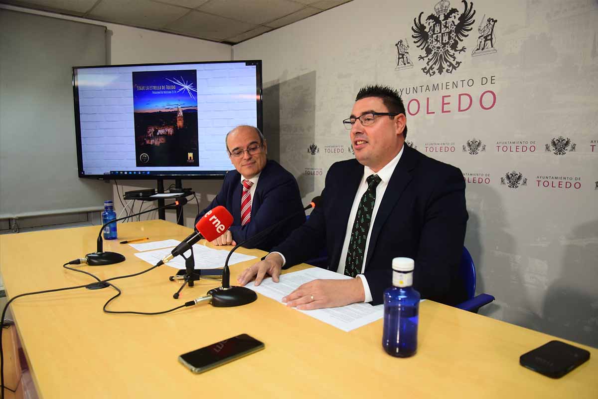 José Vicente García-Toledano, concejal de Festejos y Juventud, y Juan Marín, concejal de Promoción Económica y Empleo. Foto: Rebeca Arango.