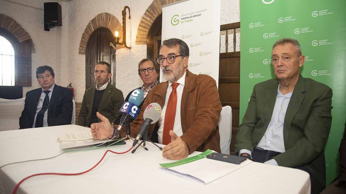 Junta directiva de la AECC en Toledo