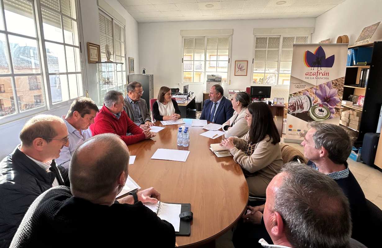 Lizán se reunió con el Patronato del Consejo Regulador de la D.O.P. Azafrán de La Mancha.