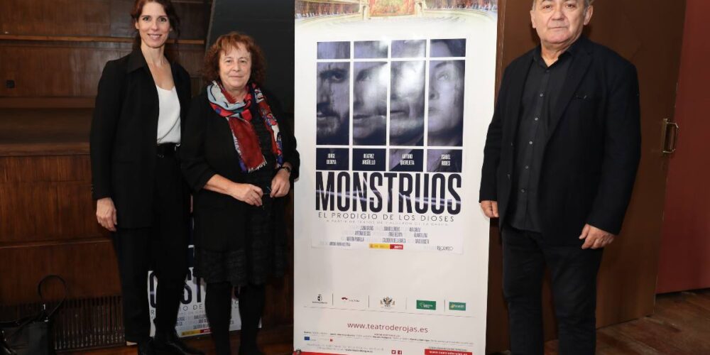 Presentación de la obra de teatro "Monstruos. El prodigio de los dioses", en el Teatro de Rojas de Toledo.