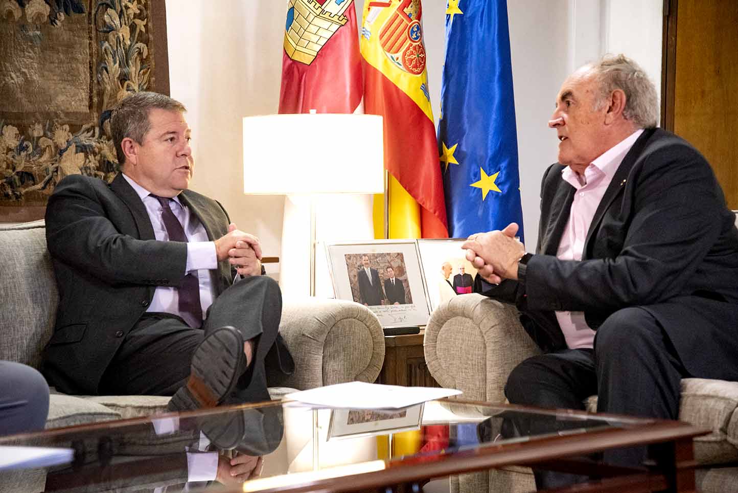 El presidente de Castilla-La Mancha, Emiliano García-Page, y el secretario general de Asaja CLM, José María Fresneda.