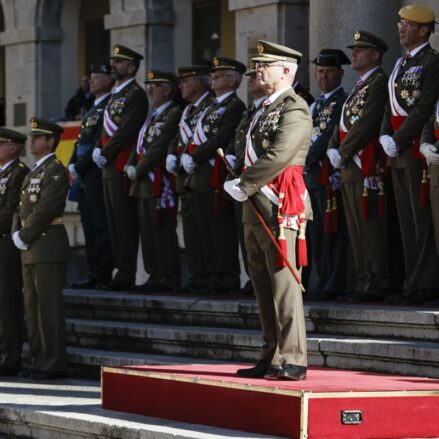 Acto castrense con motivo del Día de la Inmaculada en la Academia de Infantería de Toledo este viernes. EFE/ Ismael Herrero.