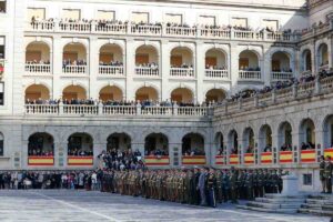 Acto castrense con motivo del Día de la Inmaculada en la Academia de Infantería de Toledo este viernes. EFE/ Ismael Herrero.