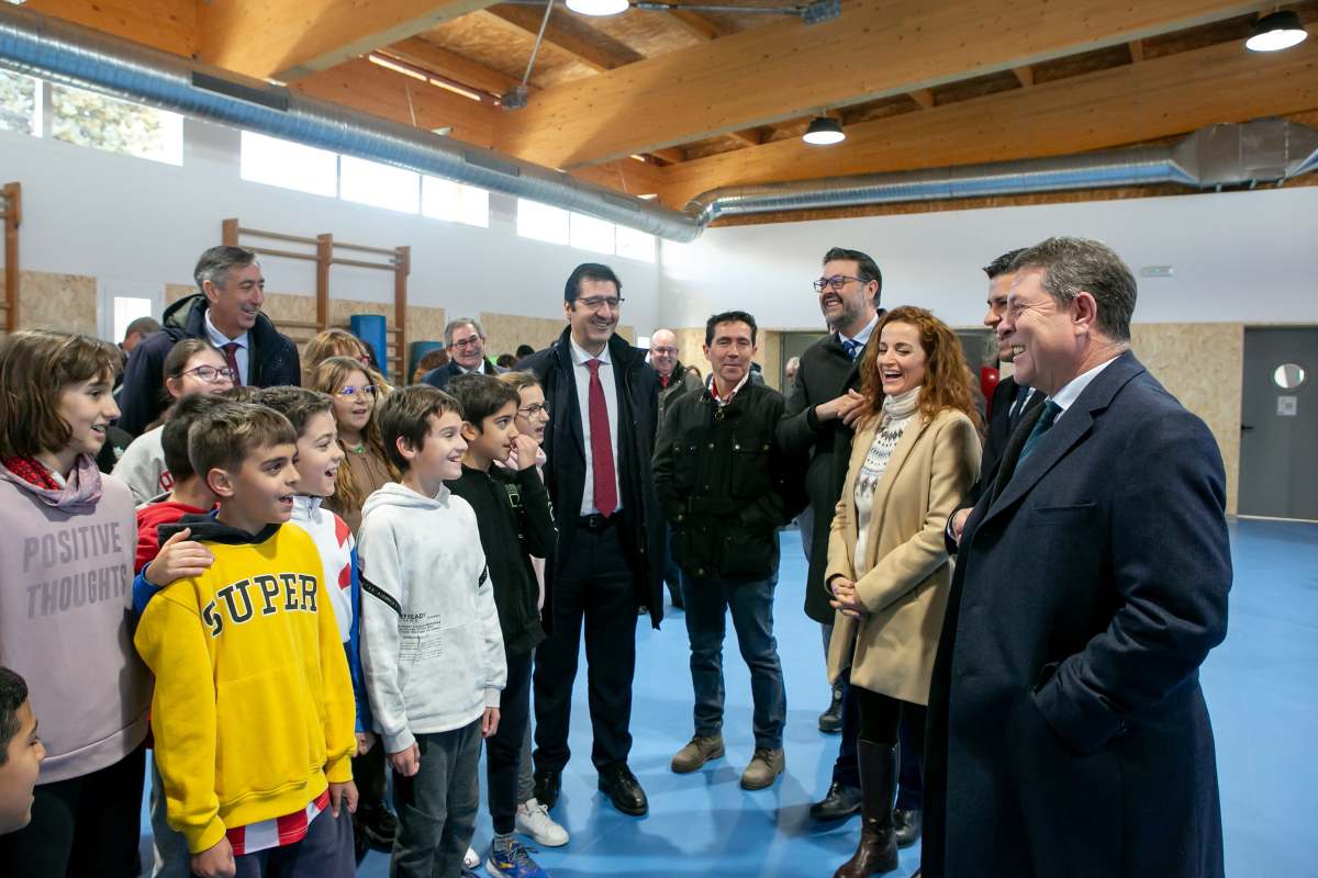 Visita de las autoridades regionales al CEIP 'Sagrado Corazón'.