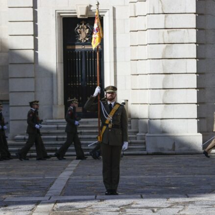 Acto castrense con motivo del Día de la Inmaculada en la Academia de Infantería de Toledo este viernes. EFE/ Ismael Herrero.