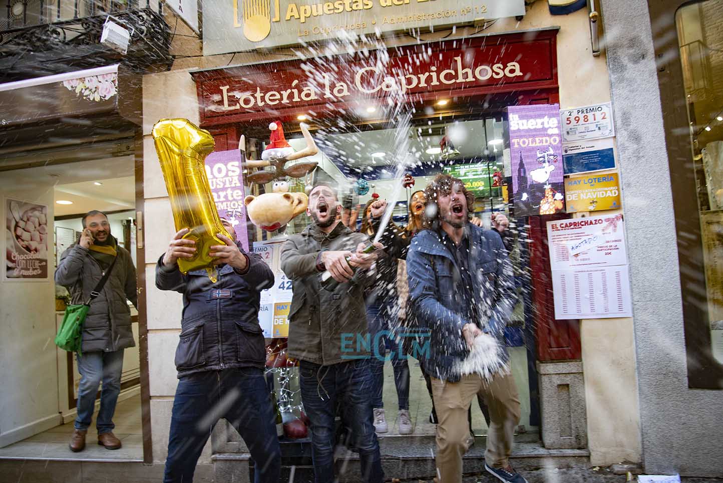 Celebración por todo lo alto en la administración La Caprichosa, en Toledo