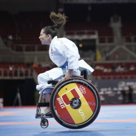 La parakateka toledana Isabel Fernández se erigía en octubre y en Bruselas campeona mundial por tercera vez. Foto: RFEK.