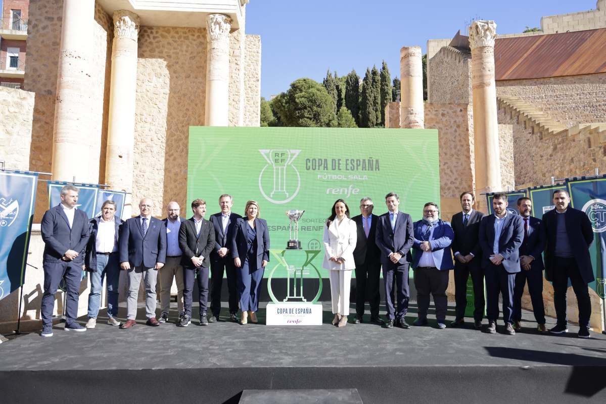 Foto de familia del sorteo de octavos de la Copa de España.