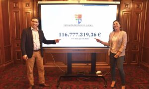 Álvaro Martínez Chana y Nuria Illana, presentando las nuevas cuentas.