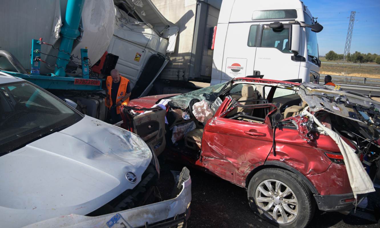 Imagen de uno de los accidentes múltiples en la A-4. Foto: EFE.