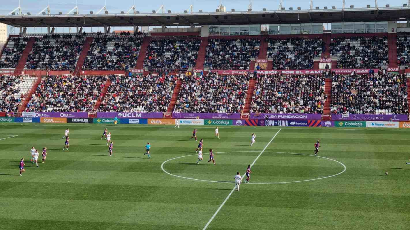 Imagen del encuentro entre el Alba Fundación y el Barça, en el Carlos Belmonte.