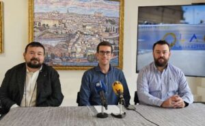 Amores (izquierda) y el edil de Deportes (centro) hicieron balance de la Villa Europea del Deporte.