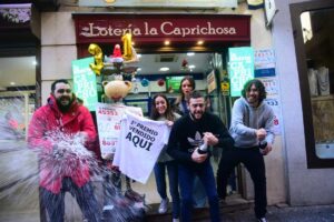 "La Caprichosa" en Toledo: Gordo y tercer premio del Niño, Gordo de Navidad... Foto: Rebeca Arango.