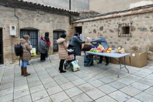 Foto de archivo de un reparto en la ONG Socorro de los Pobres, en Toledo.
