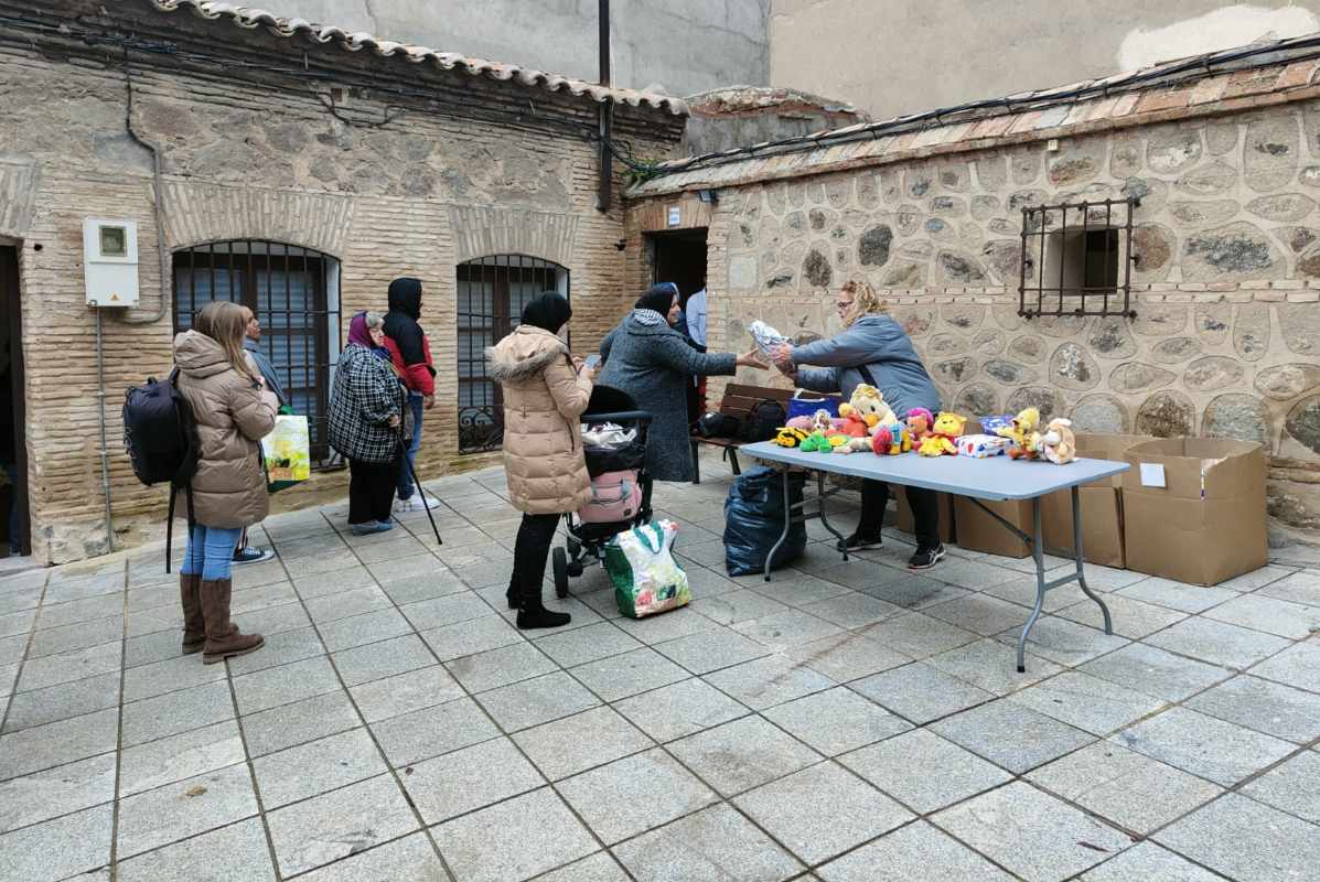 Primer reparto en la sede reformada de la ONG Socorro de los Pobres.