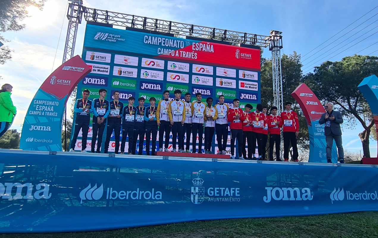 CLM sub-20, en lo más alto del podio del Campeonato de España de cross. Foto: RFEA.