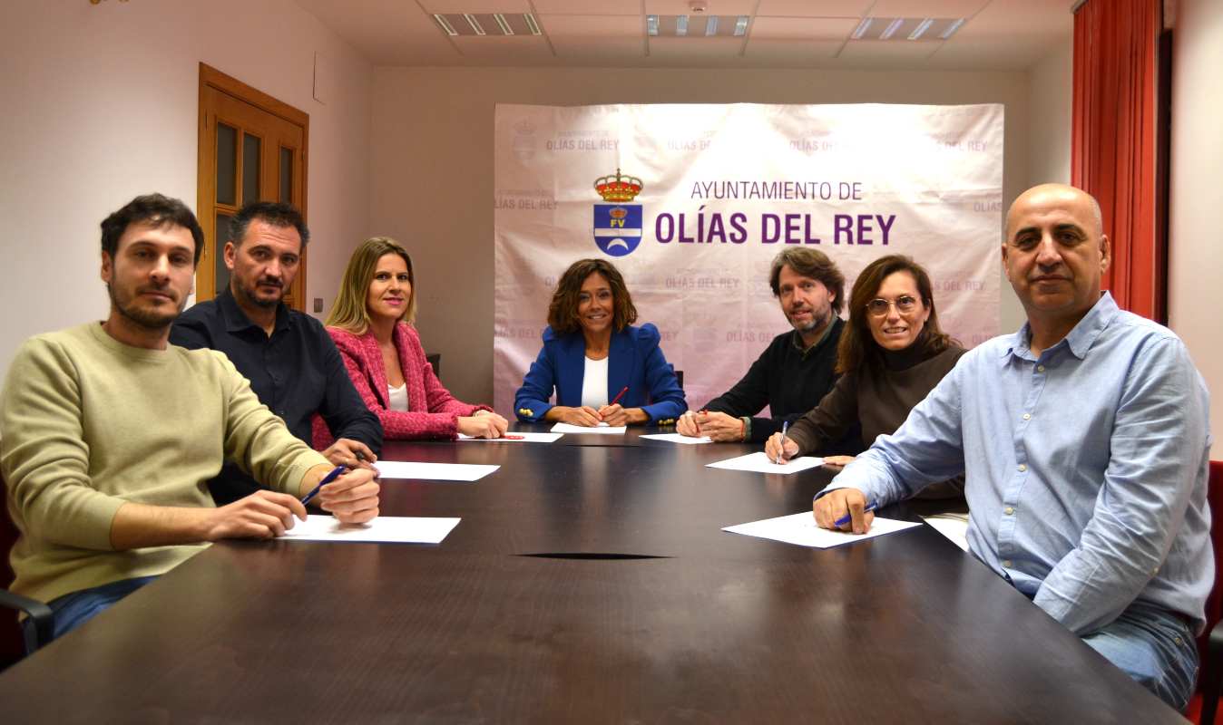 El equipo de Gobierno de Olías del Rey.