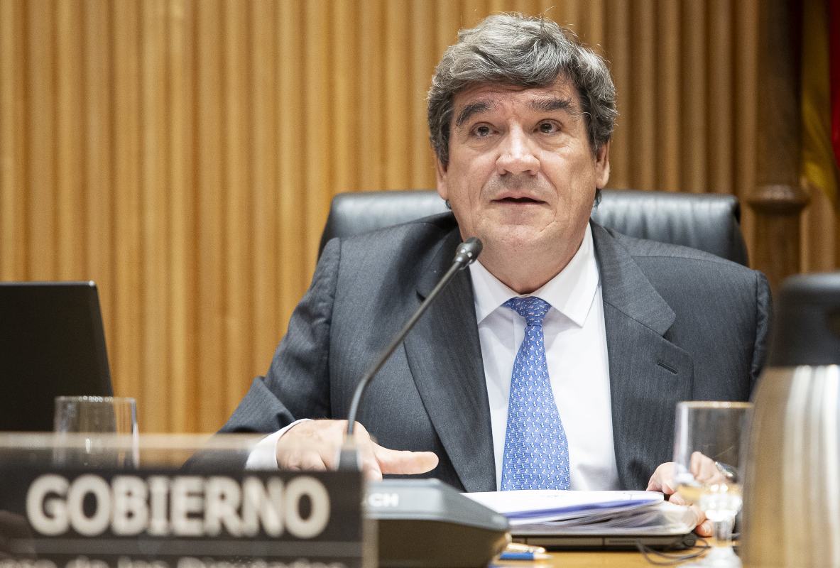 El ministro Escrivá en la Comisión de Hacienda y Función Pública. Foto: MInisterio.