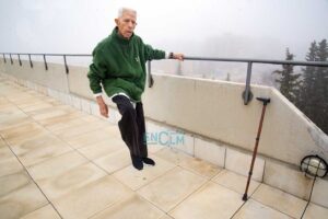 Francisco Salazar Gil, un gimnasta de 100 años. Foto: Rebeca Arango.
