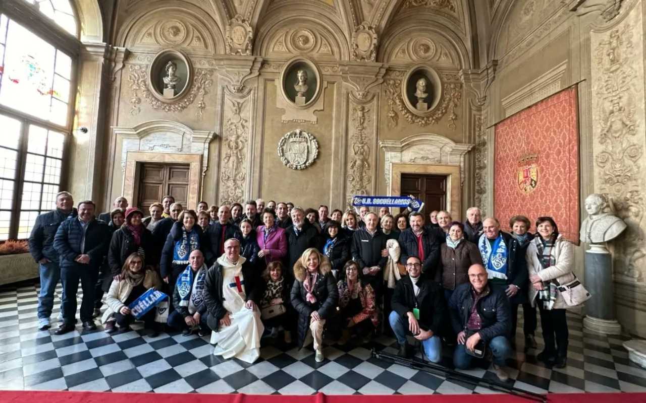 Foto de familia de la visita del Yugo UD Socuéllamos a la embajada de España ante la Santa Sede.