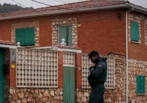 La vivienda de Morata de Tajuña donde fueron hallados sin vida los tres hermanos. Foto: Europa Press.