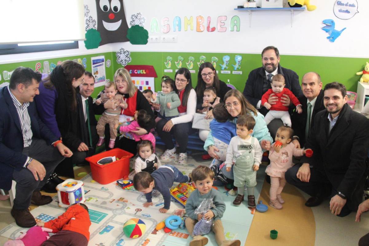 Paco Núñez, en la la inauguración de la Escuela Infantil 'Jaritas y Robles' en Los Navalucillos.