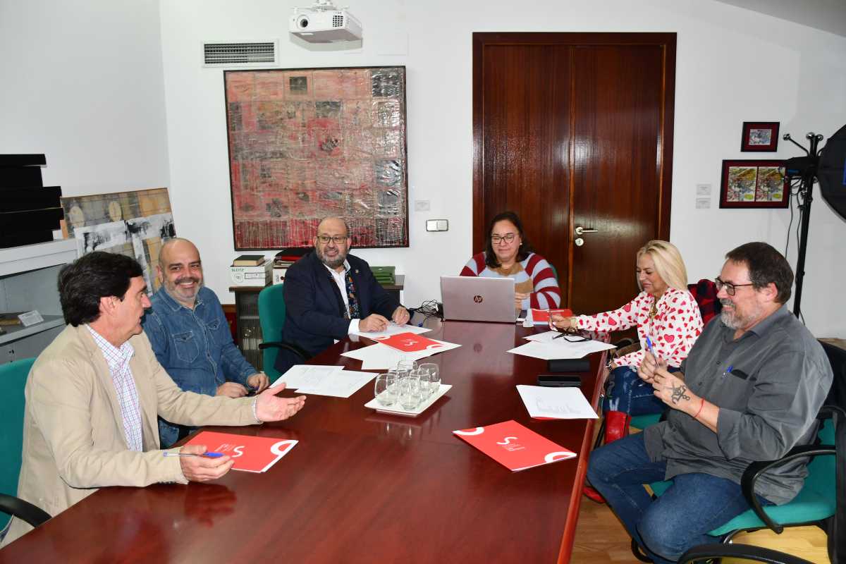 Reunión del consejo asesor.