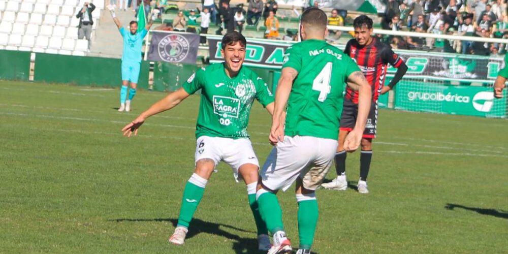 Alegría de los locales tras uno de los goles. Foto: CD Toledo.